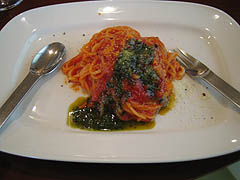 トマトソースのパスタ