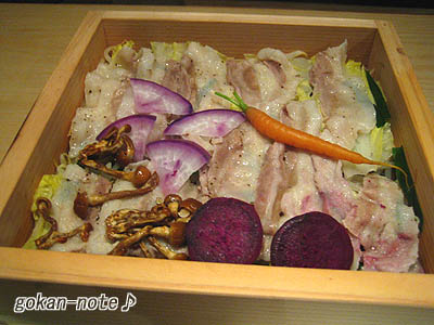 三枚肉のセイロ