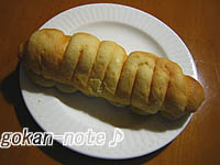クリーム入りのパン.jpg