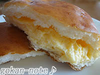 クリームパン-断面.jpg