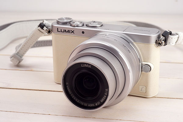 Lumix DMC-GM1K ホワイト