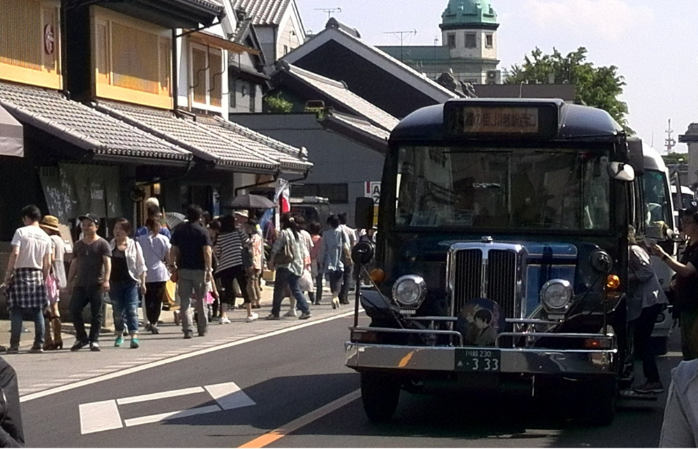 アゼスタ