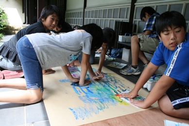 「鍋ヶ滝」の作品制作中