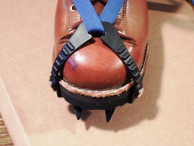 アイゼンの出っ歯ではない前爪の状態