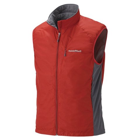 アウトドア登山用の赤いベスト