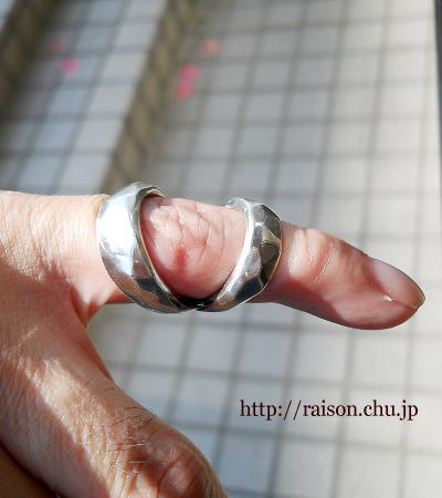 広く開いて、角度も絶妙の形。 広く開いて、角度も絶妙の形。