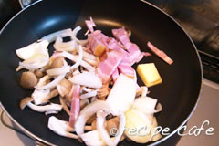 超スピーディ☆本格的な味が手早く簡単に♪しめじとベーコンのパスタ