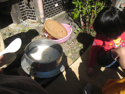 釜で焚いたご飯