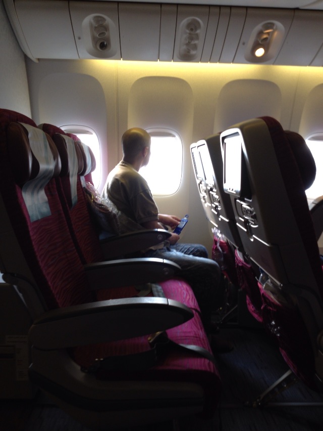 カタール航空エコノミーの機内