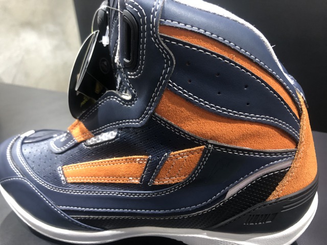 K-4570 フローシューズ入荷！:KUSHITANI三鷹店 | KUSHITANI 三鷹店