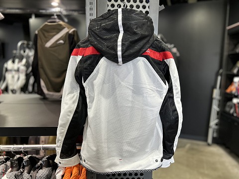 昨年モデルのフルメッシュパーカージャケット:KUSHITANI三鷹店 昨年モデルのフルメッシュパーカージャケット:KUSHITANI三鷹店