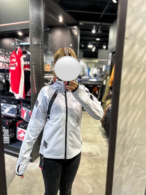 秋冬に大活躍！MIDパーカー入荷☆：KUSHITANI 三鷹店 | KUSHITANI 三鷹店