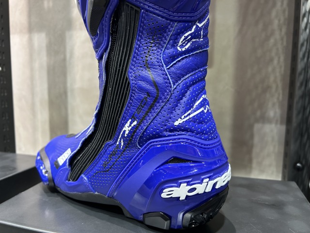 SUPER TECH R 再入荷しております：KUSHITANI 三鷹店