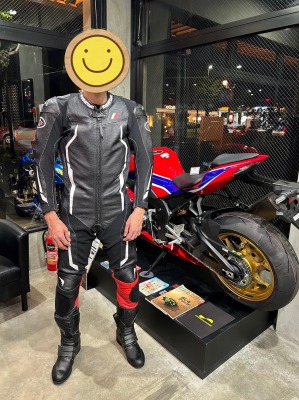 クシタニのライディングスーツ 楽天市場】☆【KUSHITANI】クシタニ スグライドスーツ GLIDE
