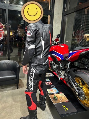 クシタニのライディングスーツ 新作・レーシングスーツを解説します！：KUSHITANI三鷹店