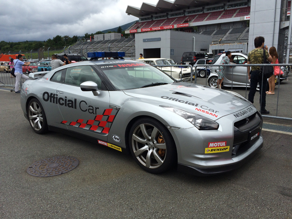 2015.08.23 オフィシャルカー乗りたい
