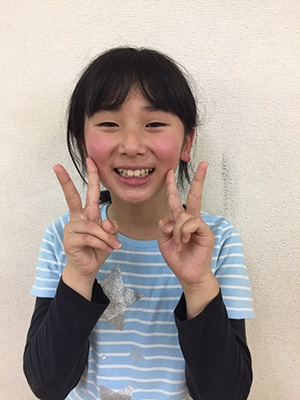 横浜校キッズaクラスにとってもステキなメンバーが加わりました 小学校６年生のまゆちゃんで す Eyes ブログ