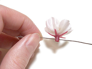 小さな桜の髪飾り 簡単 造花のuピンの作り方３ きみごろも絵日記