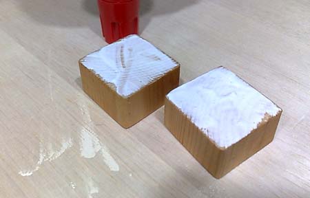 脚にボンド