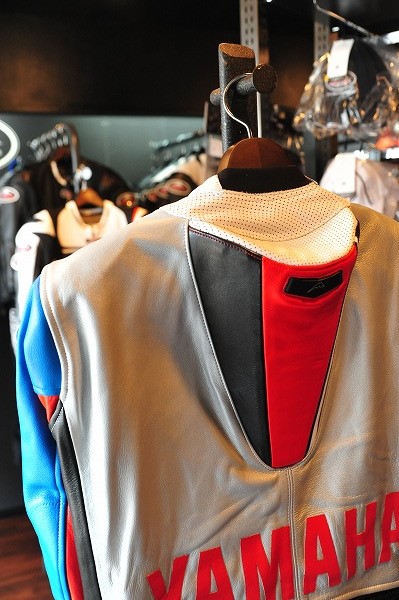 UMA　新品　値下げ中⭐︎ロキシー　黒のフルスーツ 花柄袖 長靴 ザクタス Z-100 黒 27.0cm 弘進ゴム | テイクアウト容器の