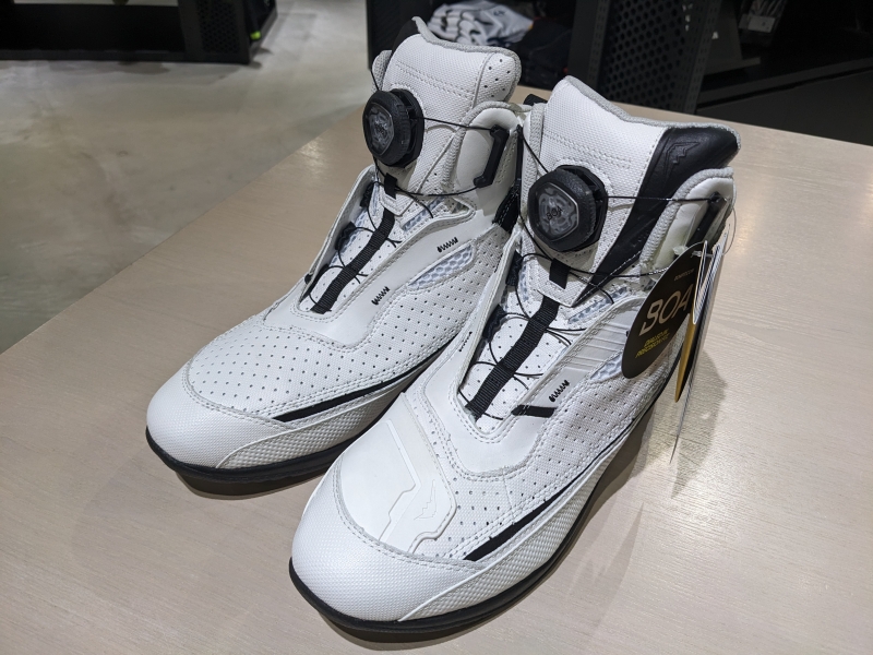 K-4563 アドーネシューズ入荷してます!! :KUSHITANI江戸川店 K-4563 アドーネシューズ入荷してます!! :KUSHITANI江戸川店
