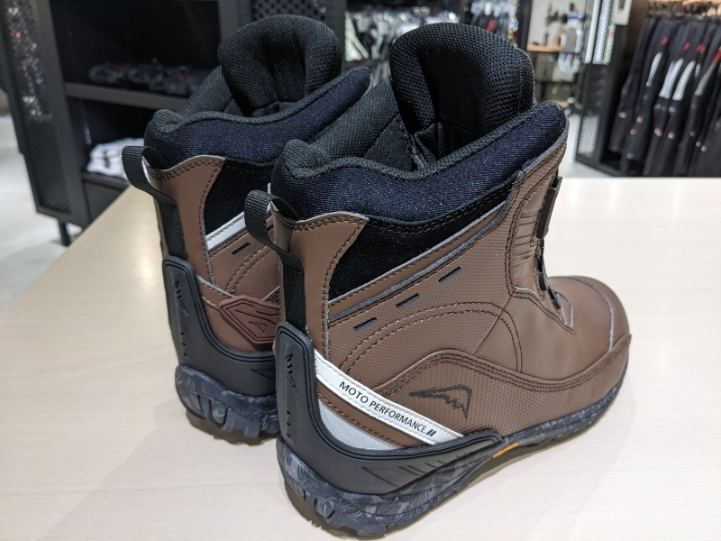 K-4563 アドーネシューズ入荷してます!! :KUSHITANI江戸川店 K-4563 アドーネシューズ入荷してます!! :KUSHITANI江戸川店