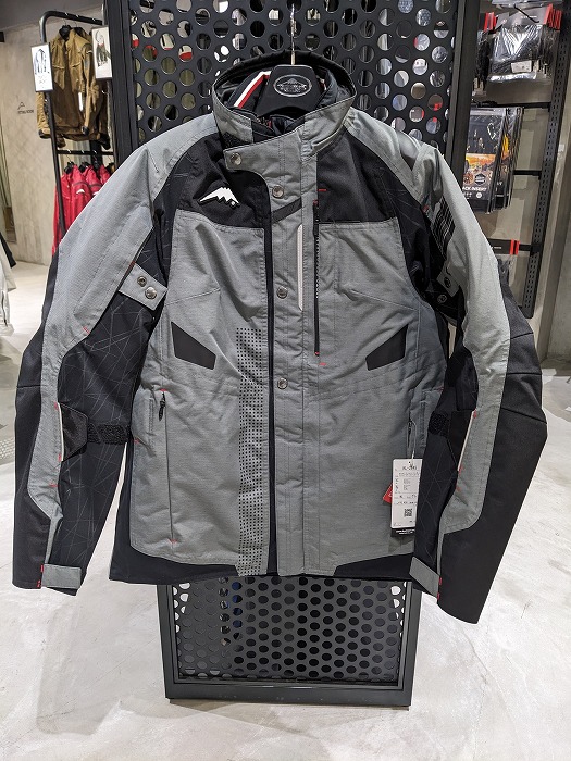 アロフトジャケット（レディース）とウィンターアーカナジャケット入荷