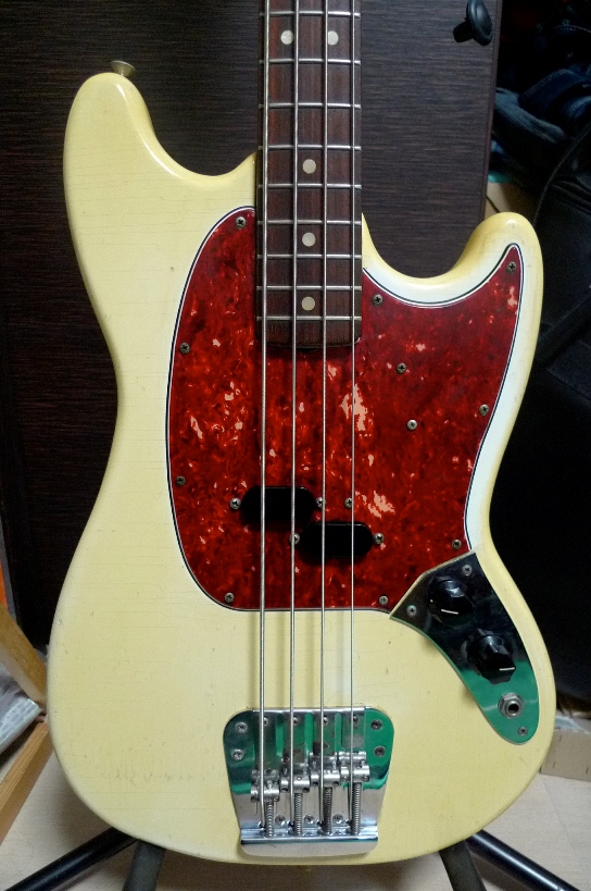 2番打者 Fender Mustang Bass 1967 その1 045 To 105 Rock と Bass Guitar の Blog