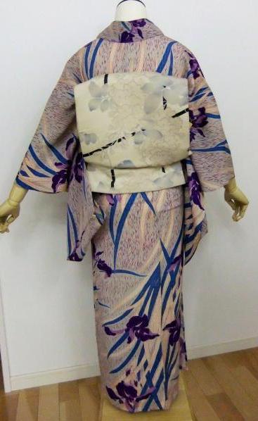 いづれあやめか かきつばた」 菖蒲の絽縮緬小紋と藤の絽の帯