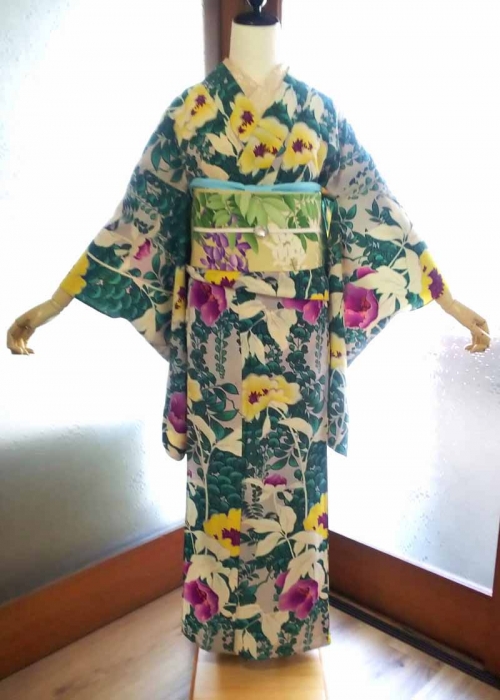 藤の背景に芍薬の単衣 | はきもの・きもの 弥生 ブログ
