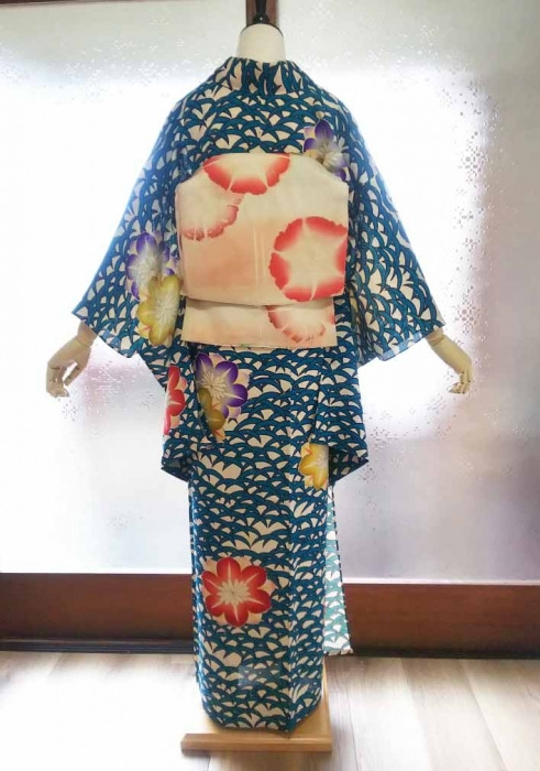 露芝に鉄線の刺繍入り訪問着と朝顔の染め両面帯 | はきもの・きもの