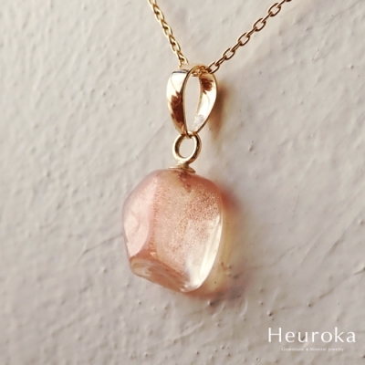 Heuroka オレゴン・サンストーンのネックレス