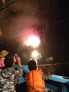 山田町の花火大会を船上で!