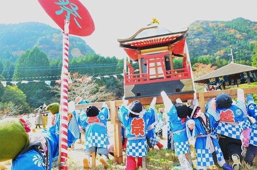 やまくにかかしワールド