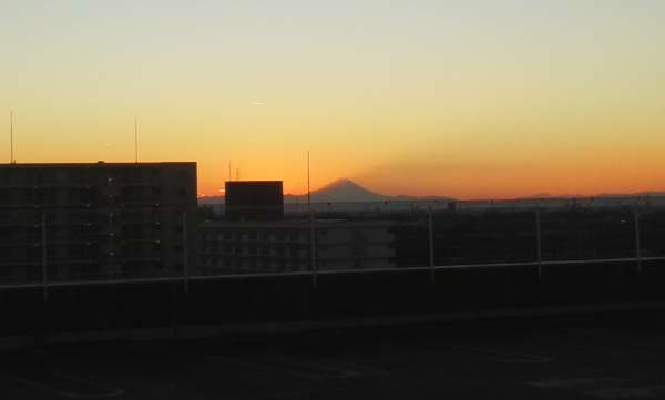 元日の富士山(携帯で撮影)