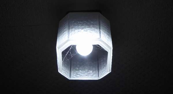 LED電球の寿命は能書きより短いらしい