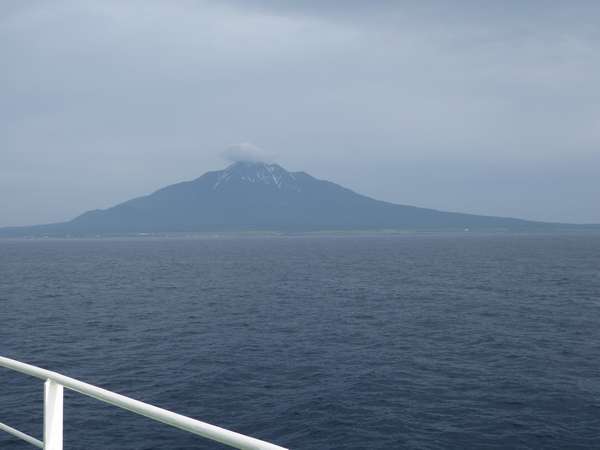 礼文→利尻 フェリーから見た利尻山