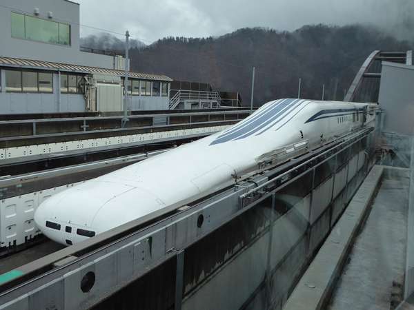 リニヤに乗車しました