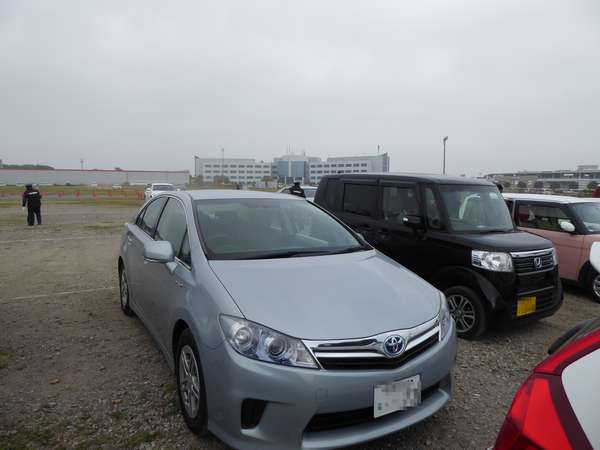 駐車場は砂利敷