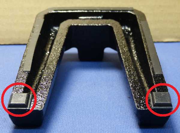 全貌にゴム足を貼り付けてがたつき防止