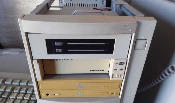 PC-9821Rv20 SATA化作業中