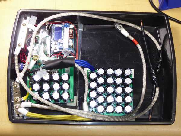 百均ケースに組込んだ溶接機、コンデンサを追加して、35V-4700μF x 36個