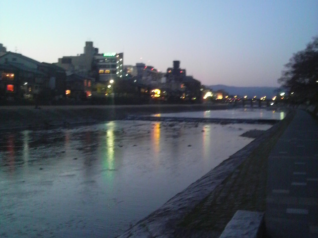 アイワナビーア君の全て にわとり食堂