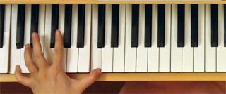 1オクターヴの「ド」と「ド」