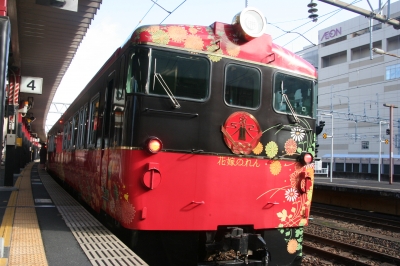 JR西日本観光特急「花嫁のれん号」乗車記 | 日本の街並みと鉄道の
