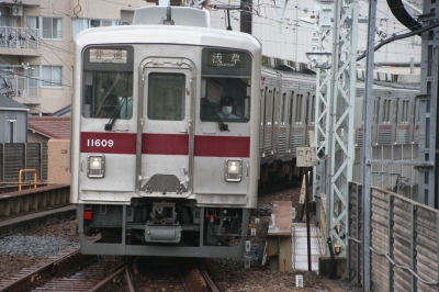 北千住駅に乗り入れる鉄道車両＆バス | 日本の街並みと鉄道の