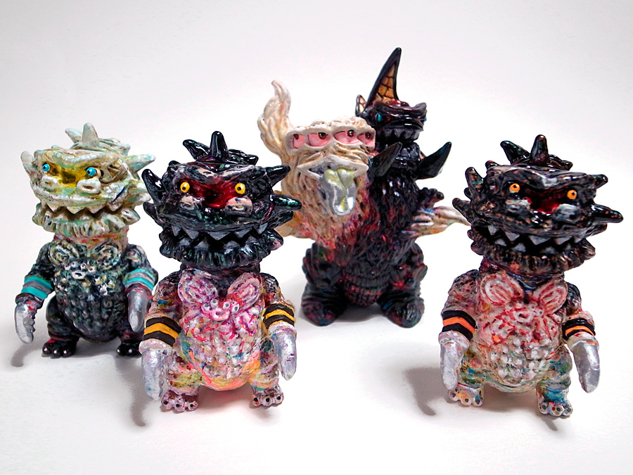 mvh krampus ソフビ フィギュア MVH Unpainted Black and Red