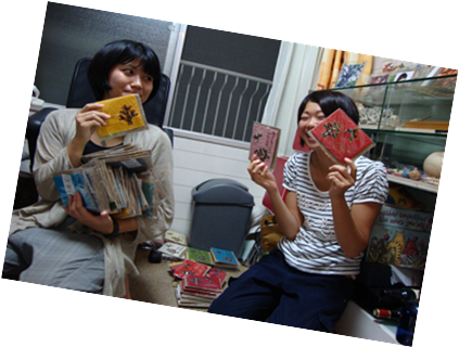 検品のようす。ワイワイやってます〜
