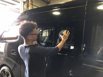 NV350 スライドドアガラス交換 - 20180718_2442625.jpg