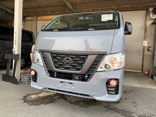 キャラバン NV350 純正フロントグリル ブラックギア マット